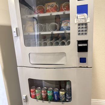 Surf City Inn - Vintage vending that doesn't work - Hotels Near Me - Huntington Beach, California