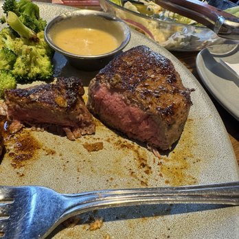 Outback Steakhouse - Med. rare sirloin - Steakhouses Near Me - Pell City, Alabama