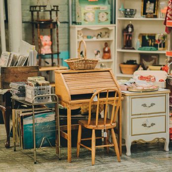 Antiques On Pierce - Antiques Near Me - Milwaukee, Wisconsin