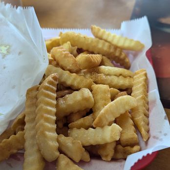 Elm Street Cafe - Lots of well done fries. - Cafes Near Me - High Point, North Carolina