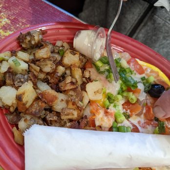 Mama's Royal Cafe - Huevos with home fries - Breakfast & Brunch Near Me - Oakland, California