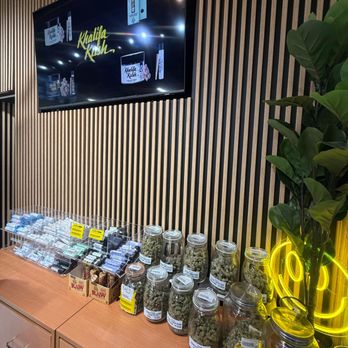 Green Life DC I Marijuana Dispensary & Weed Delivery - Cannabis Clinics Near Me - Washington, DC, District of Columbia Green Life DC I Marijuana Dispensary & Weed Delivery - Cannabis Clinics Near Me - Washington, DC, District of Columbia