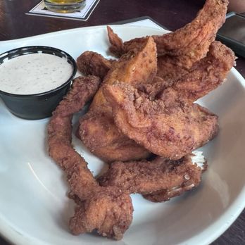 Rocks Lakeview - Dry-rubbed boneless chicken wings - Sports Bars Near Me - Chicago, Illinois