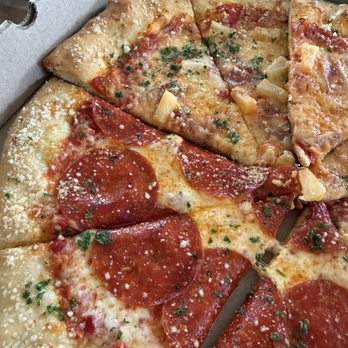 The Busy Bee Cafe - Hand tossed pizza! - Ice Cream & Frozen Yogurt Near Me - Lascassas, Tennessee The Busy Bee Cafe - Hand tossed pizza! - Ice Cream & Frozen Yogurt Near Me - Lascassas, Tennessee