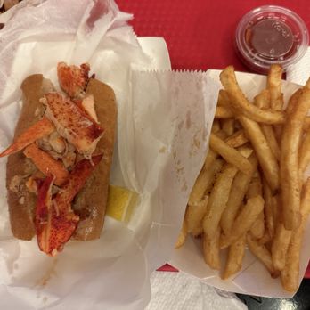 Fat Cheeks Hawaii - This was THE BEST LOBSTER ROLL EVER FOR HAWAII! Loved every bite. Only thing, ask for the butter on the side. - Sandwiches Near Me - Honolulu, Hawaii Fat Cheeks Hawaii - This was THE BEST LOBSTER ROLL EVER FOR HAWAII! Loved every bite. Only thing, ask for the butter on the side. - Sandwiches Near Me - Honolulu, Hawaii