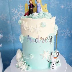 Lia B's Cakery - Frozen cake