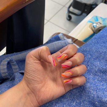 Garden Nails - left hand - Nail Salons Near Me - Kapolei, Hawaii Garden Nails - left hand - Nail Salons Near Me - Kapolei, Hawaii