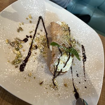 Doppio Zero Concord Veranda - Cannoli - Italian Near Me - Concord, California