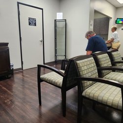 Arizona Dermatology Specialists - Friendly staff and plenty of seating!