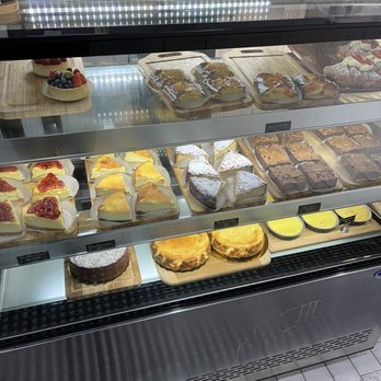 Belle Vie - Cheesecakes, puff pastries, brownies - Bakeries Near Me - Whitby, Ontario