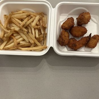 Birdcall - All Natural Chicken - Kids Nuggets and Fries - Chicken Shop Near Me - Gilbert, Arizona