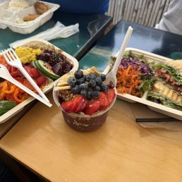 Aloha bowl. Pounders paining. Acai bowl Aloha bowl. Pounders paining. Acai bowl