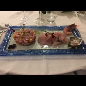 Seasons restaurant & lounge bar - Giro di crudo - Lounges Near Me - Forio, NA