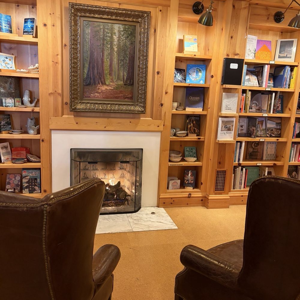 Copperfield's Books - Bookstores Near Me - Larkspur, California