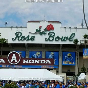 Rose Bowl Stadium - I finally made it here! - Stadiums & Arenas Near Me - Pasadena, California
