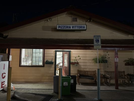 Pizzeria Vittoria by null