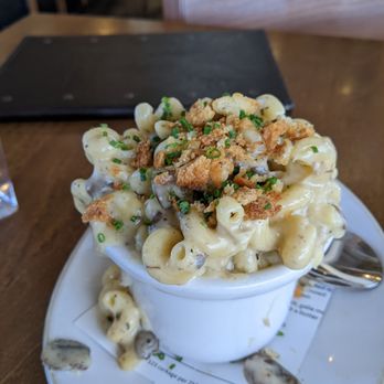 Willi's Wine Bar - heavenly mushroom mac and cheese - super rich and super good! - Wine Bars Near Me - Santa Rosa, California Willi's Wine Bar - heavenly mushroom mac and cheese - super rich and super good! - Wine Bars Near Me - Santa Rosa, California