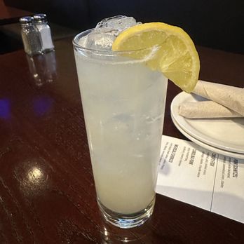 Two Stones Pub - Grow a pear  drink - New American Near Me - Middletown, Delaware