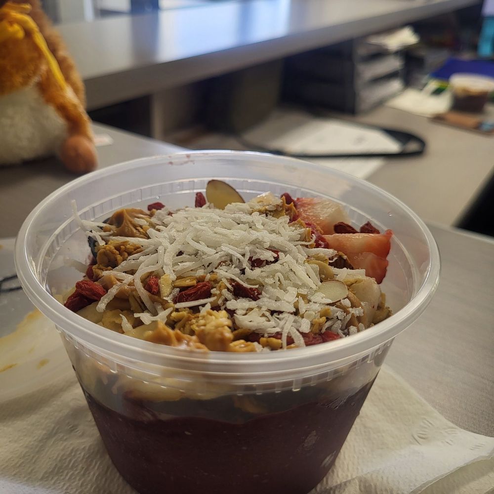 Loaded açai bowl with agave instead of honey Loaded açai bowl with agave instead of honey