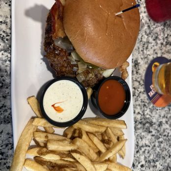 Salem Street Pub - Spicy burger - American Near Me - Apex, North Carolina Salem Street Pub - Spicy burger - American Near Me - Apex, North Carolina