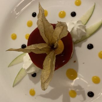 La Barra de Zapata - Cheesecake with fruit on top - Spanish Near Me - Málaga, Massachusetts