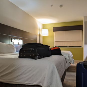Holiday Inn Express & Suites Everett - Room with two queen beds - Hotels Near Me - Everett, Washington Holiday Inn Express & Suites Everett - Room with two queen beds - Hotels Near Me - Everett, Washington