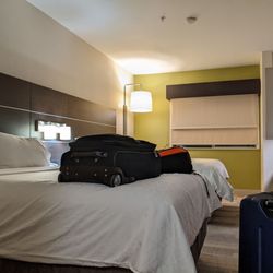 Holiday Inn Express & Suites Everett - Room with two queen beds
