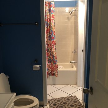 The Summit - 1/2 bathroom and shower - Vacation Rentals Near Me - Panama City Beach, Florida