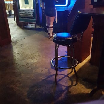 Bleachers Sports Grill - Still waiting for a drink. Bartender. Is clearly busy - American Near Me - Garland, Texas