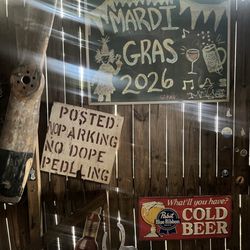 Blue Moon Saloon and Guesthouse - Saloon