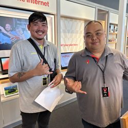 Verizon - Hella dope service ! Thank you Jay and Kapili! Let's goooo Winners Circle!