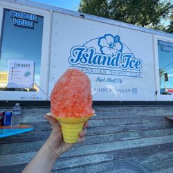 Island Ice Trailer - Business with Product