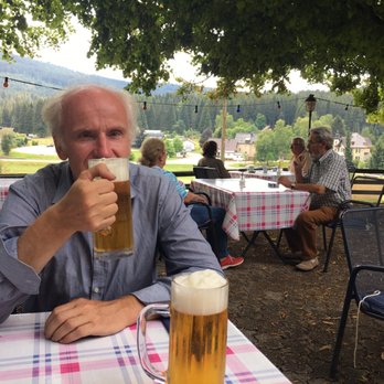 Gasthaus Waldesruh - Unter der Linde im Biergarten - German Near Me - Forbach, BW