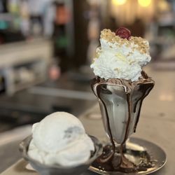 Eddie's Sweet Shop - Banana Dish of Ice Cream/Cones, Chocolate Sundae with Topping
