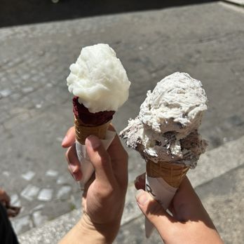 Flor - Two mediums - Ice Cream & Frozen Yogurt Near Me - Rome, RM