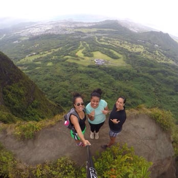 Pali Puka - tres amigas - Hiking Near Me - Nu'uanu Pali, Hawaii Pali Puka - tres amigas - Hiking Near Me - Nu'uanu Pali, Hawaii