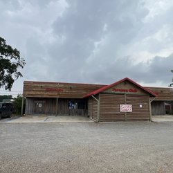 Farmers Club General Store Cafe and Tavern - A hidden gem!