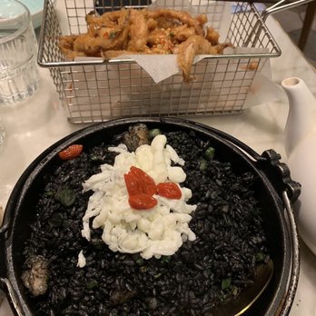 飲茶 - Fried squid and egg white black rice with seafood - Dim Sum Near Me - Hong Kong, HK 飲茶 - Fried squid and egg white black rice with seafood - Dim Sum Near Me - Hong Kong, HK