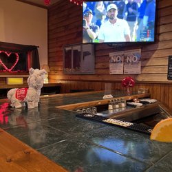 Chip & Stone Pub & Eatery - Bar