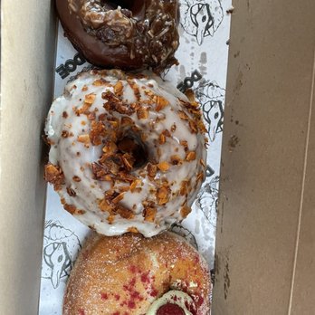 Doe Donuts - We got 6 different flavors but my favorite one was the matcha cream donut ! Yum !! - Donuts Near Me - Portland, Oregon Doe Donuts - We got 6 different flavors but my favorite one was the matcha cream donut ! Yum !! - Donuts Near Me - Portland, Oregon