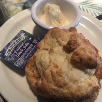 Moke's Bread & Breakfast - Honey Biscuits - Breakfast & Brunch Near Me - Kailua, Hawaii