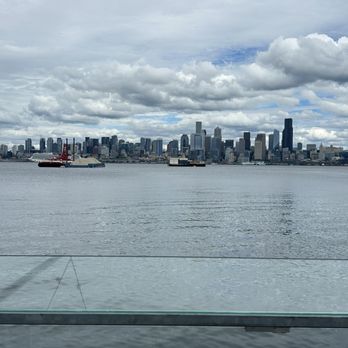 Salty's on Alki - Seafood Near Me - Seattle, Washington
