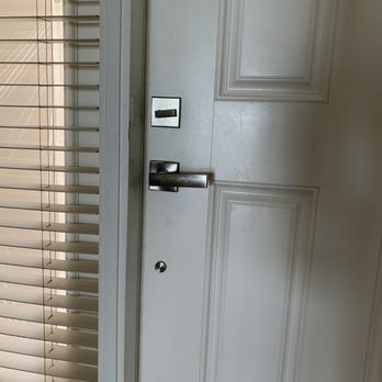 PBC Locksmith - Internal side of new lock - Keys & Locksmiths Near Me PBC Locksmith - Internal side of new lock - Keys & Locksmiths Near Me
