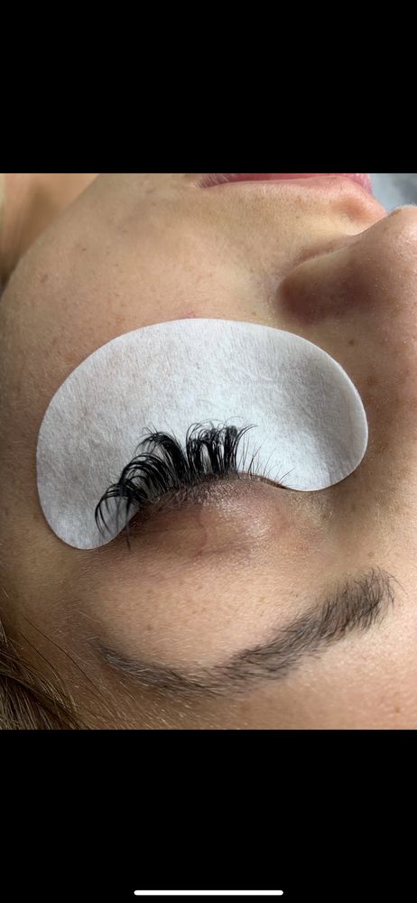 Lemon Lashes Logo