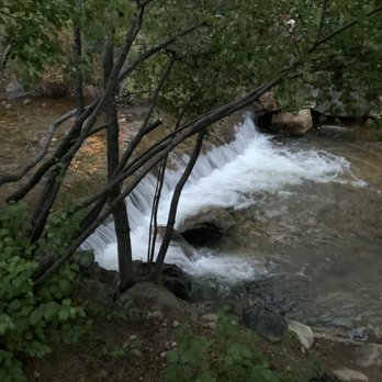 Streamside on Fall River - Private deck is beautiful - Hotels Near Me - Estes Park, Colorado