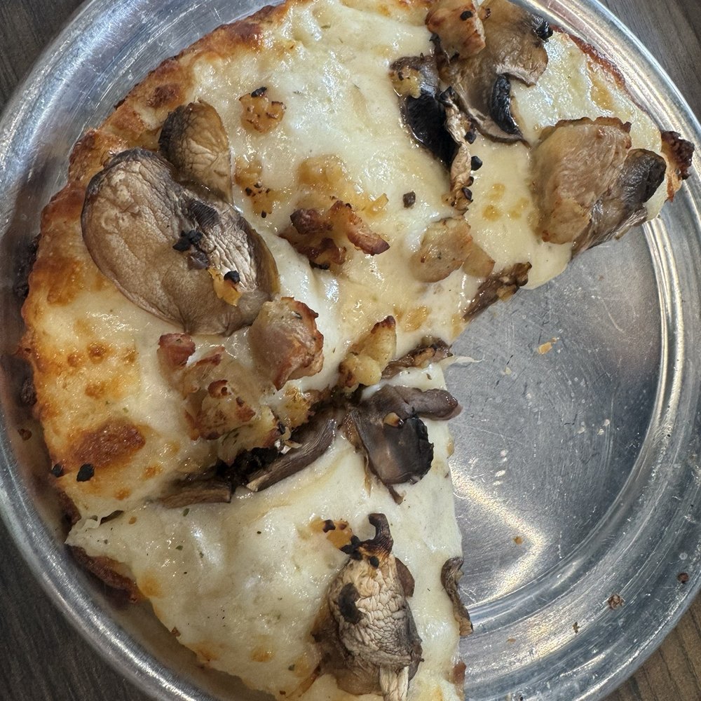 Mountain Mike's Pizza - Mini white sauce with chicken and mushrooms - Chicken Wings Near Me - Pasadena, California Mountain Mike's Pizza - Mini white sauce with chicken and mushrooms - Chicken Wings Near Me - Pasadena, California