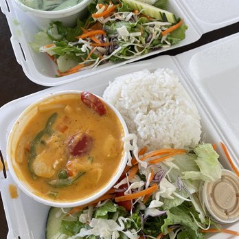 Westwood Thai Cafe - Green Curry and Panang Curry lunch specials - Thai Near Me - Los Angeles, California