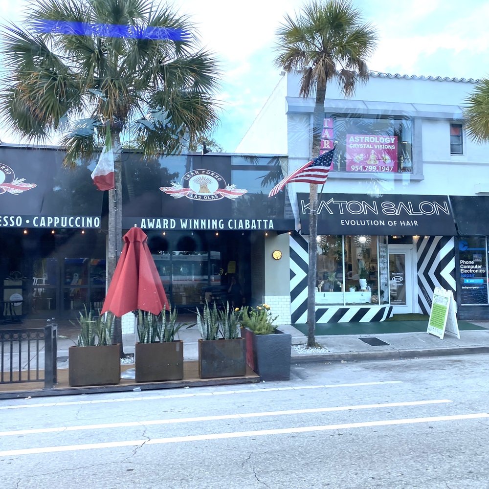 Las Olas Boulevard - Lots of businesses - Local Flavor Near Me - Fort Lauderdale, Florida Las Olas Boulevard - Lots of businesses - Local Flavor Near Me - Fort Lauderdale, Florida