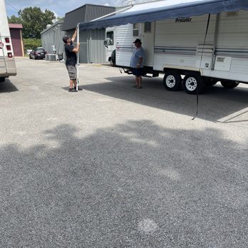 Lake Life Mobile RV Service - Showing us something we didn't know - RV Repair Near Me - Paris, Tennessee Lake Life Mobile RV Service - Showing us something we didn't know - RV Repair Near Me - Paris, Tennessee