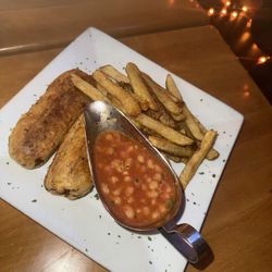 The Whistlin' Donkey - Sausage stuff, with baked beans and fries delicious
